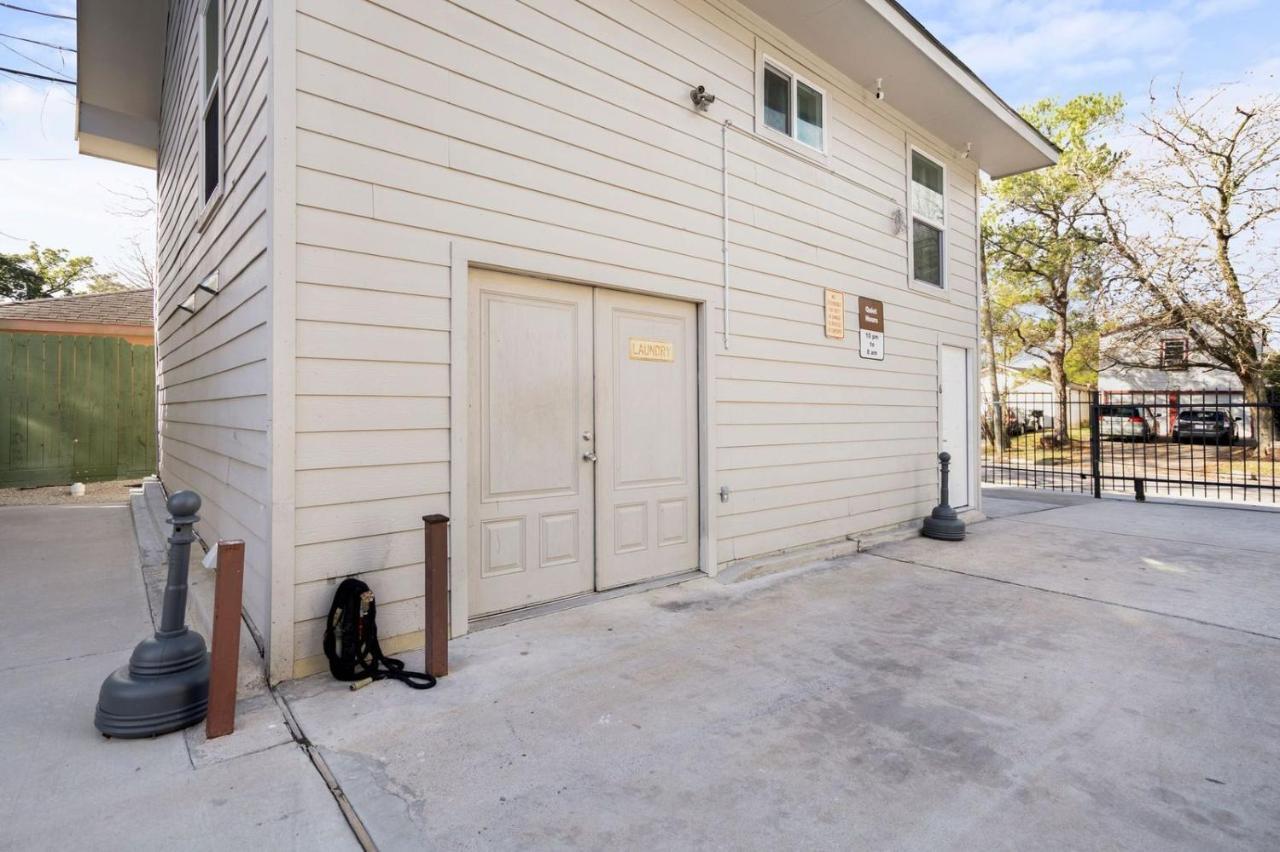 East Downtown Mico-Luxe Container Living Pod #8 Apartment Houston Bagian luar foto