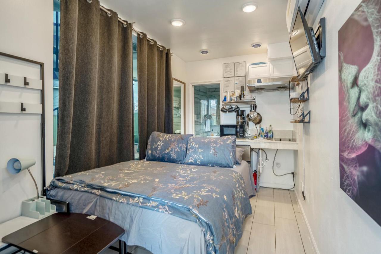 East Downtown Mico-Luxe Container Living Pod #8 Apartment Houston Bagian luar foto